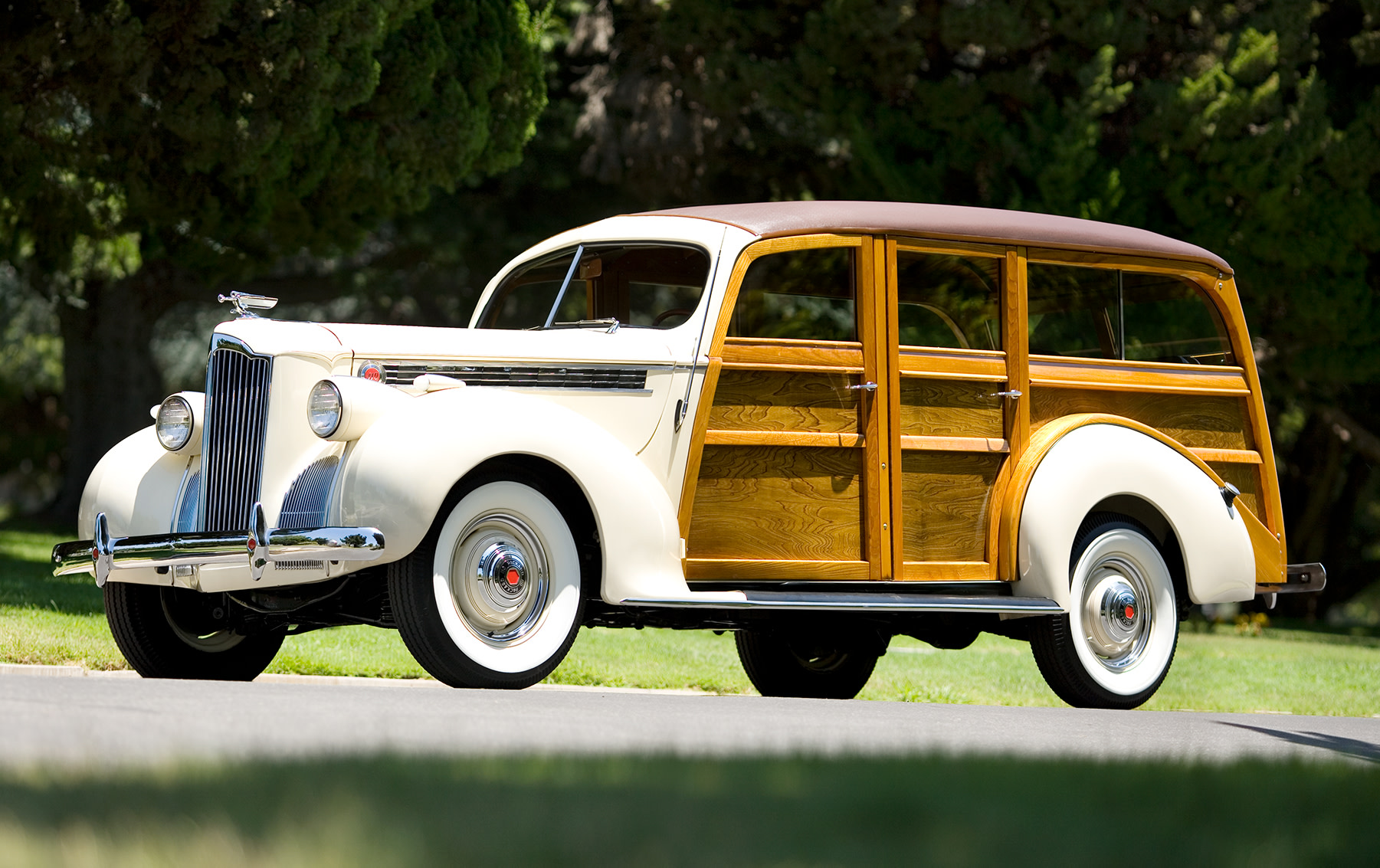 38._1940_Packard_Wood_j3mjlo